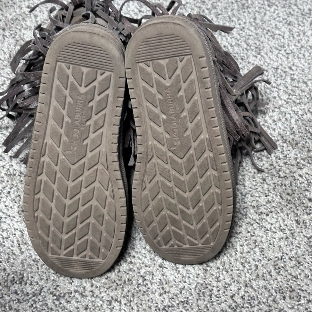 UGG Beige Boots Furry Fringe Walking Winter Girls Koolaburra SIZE US4, UK3, EU3 - Picture 3 of 11